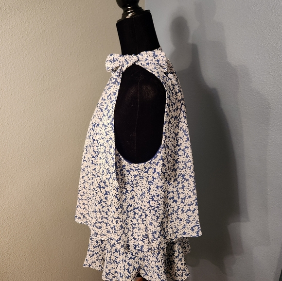 Floral Ruffle blouse - Picture 3 of 8